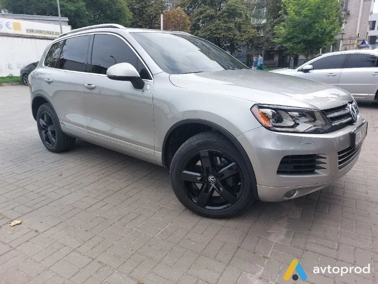 Фото 2 - Volkswagen Touareg 2011