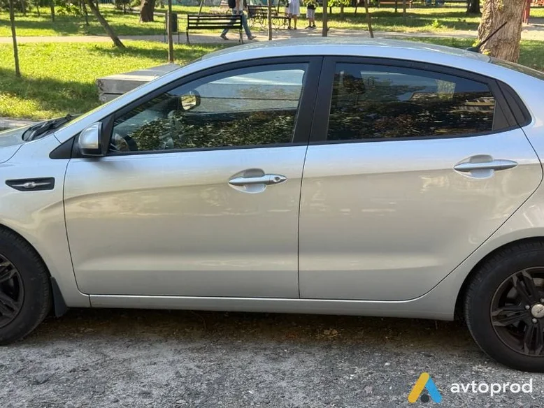 Фото 4 - Kia Rio 2013