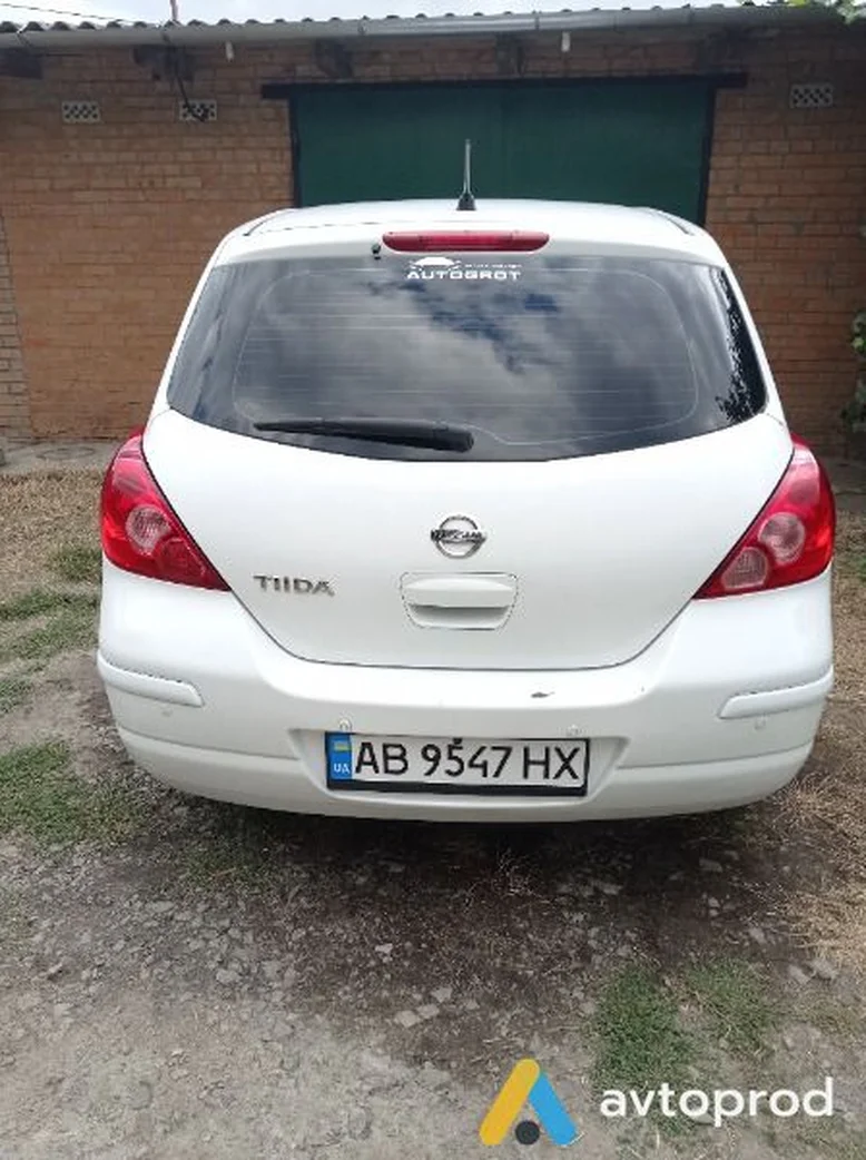 Фото 3 - Nissan Tiida 2010
