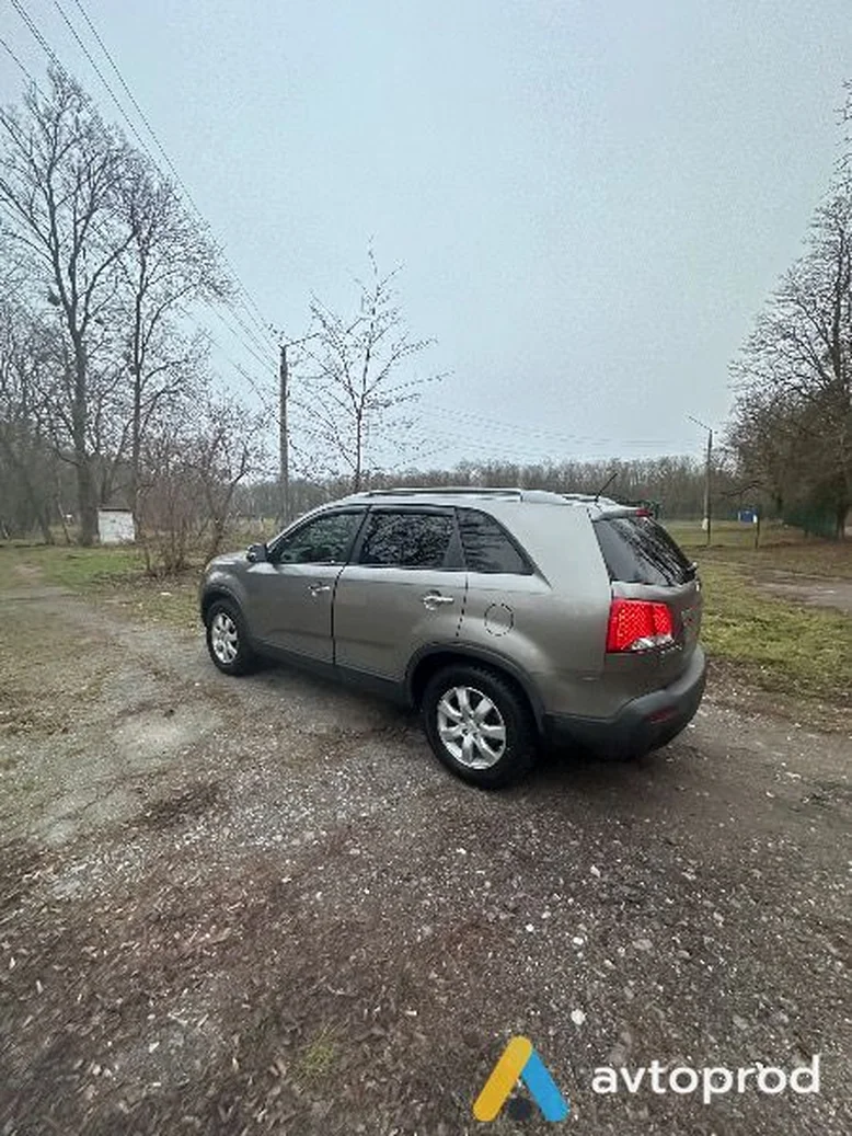 Фото 4 - Kia Sorento 2010