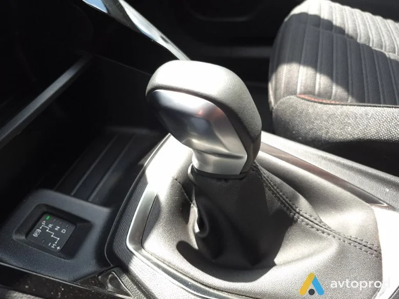 Фото 2 - Peugeot 2008 2022