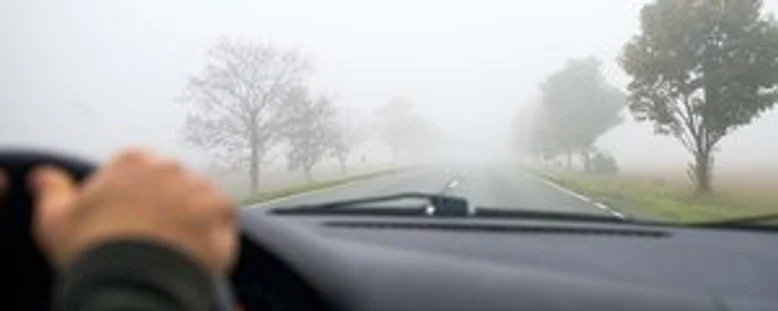 КЕРУВАННЯ АВТОМОБІЛЕМ, КОЛИ ТУМАН