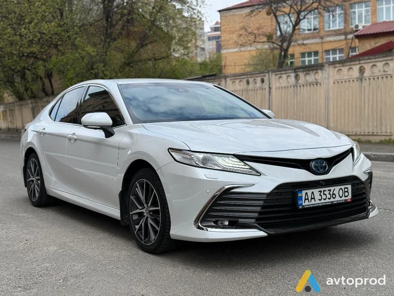 Photo 1 - Toyota Camry 2021