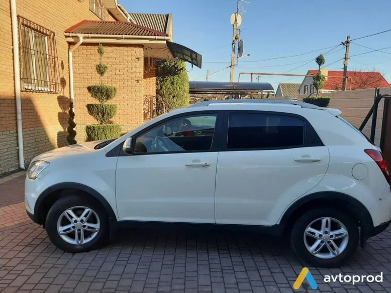 Фото 2 - SsangYong Korando 2011