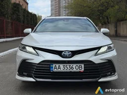 Photo 2 - Toyota Camry 2021