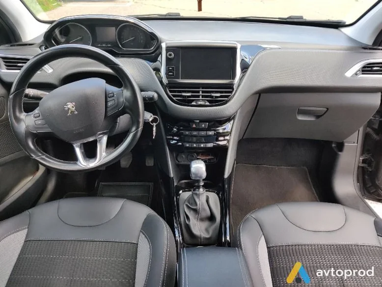 Фото 4 - Peugeot 2008 2019