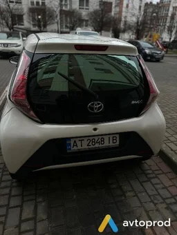 Фото 2 - Toyota Aygo 2015