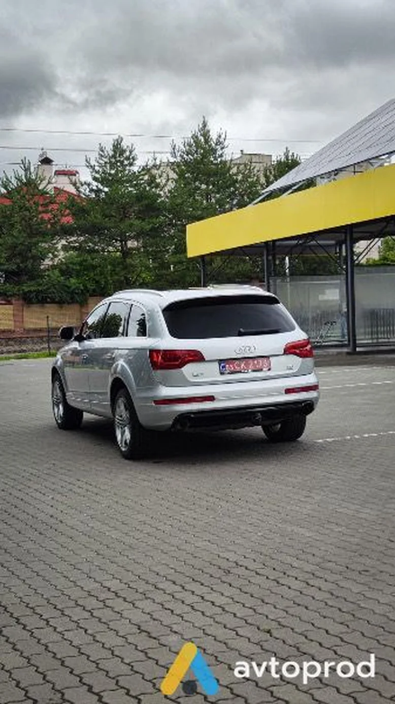Фото 4 - Audi Q7 2011