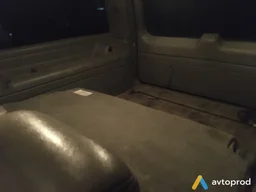 Photo 2 - Chevrolet Suburban 2002