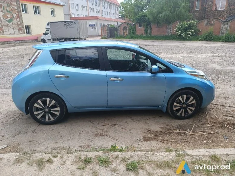 Фото 4 - Nissan Leaf 2015