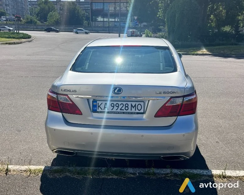 Фото 4 - Lexus LS 2010