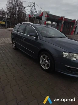 Photo 2 - Volkswagen Passat 2010