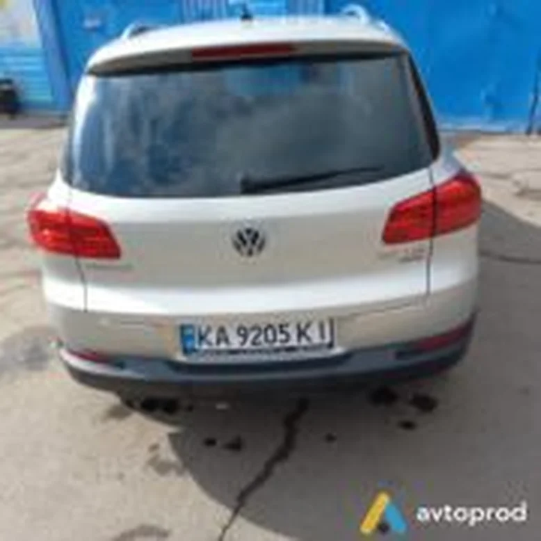 Фото 3 - Volkswagen Tiguan 2011
