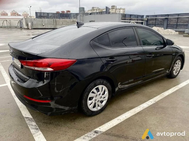 Фото 4 - Hyundai Elantra 2017