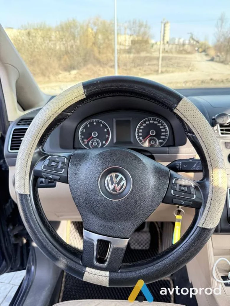 Фото 4 - Volkswagen Touran 2014