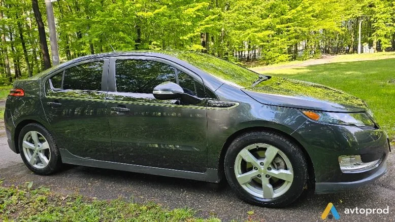 Фото 4 - Chevrolet Volt 2013