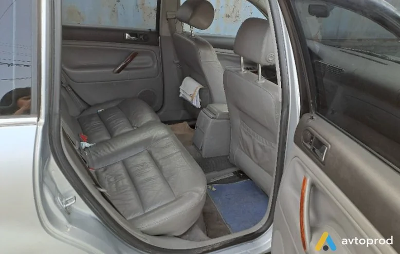 Фото 4 - Volkswagen Passat 2001