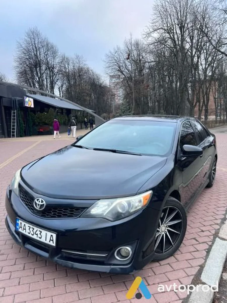Фото 2 - Toyota Camry 2012