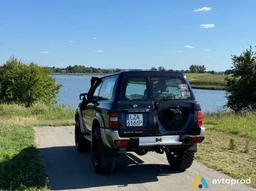 Photo 2 - Nissan Patrol 2001