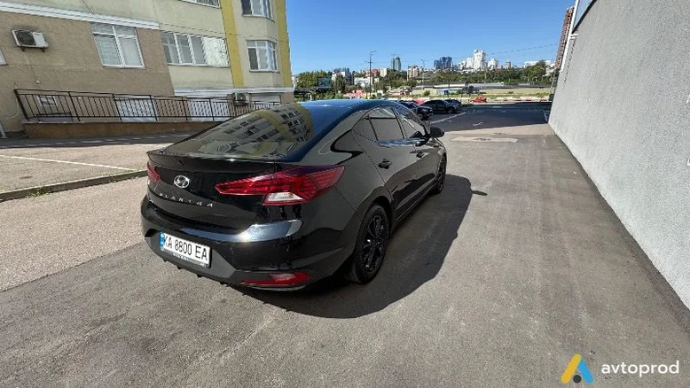 Фото 3 - Hyundai Elantra 2019