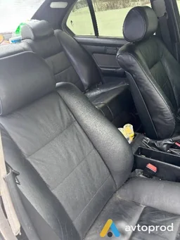 Photo 2 - BMW M5 1995