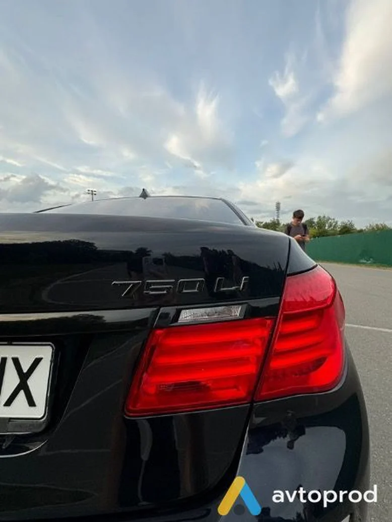 Фото 1 - BMW 7er 2011