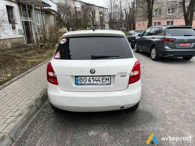 Фото 2 - Skoda Fabia 2012
