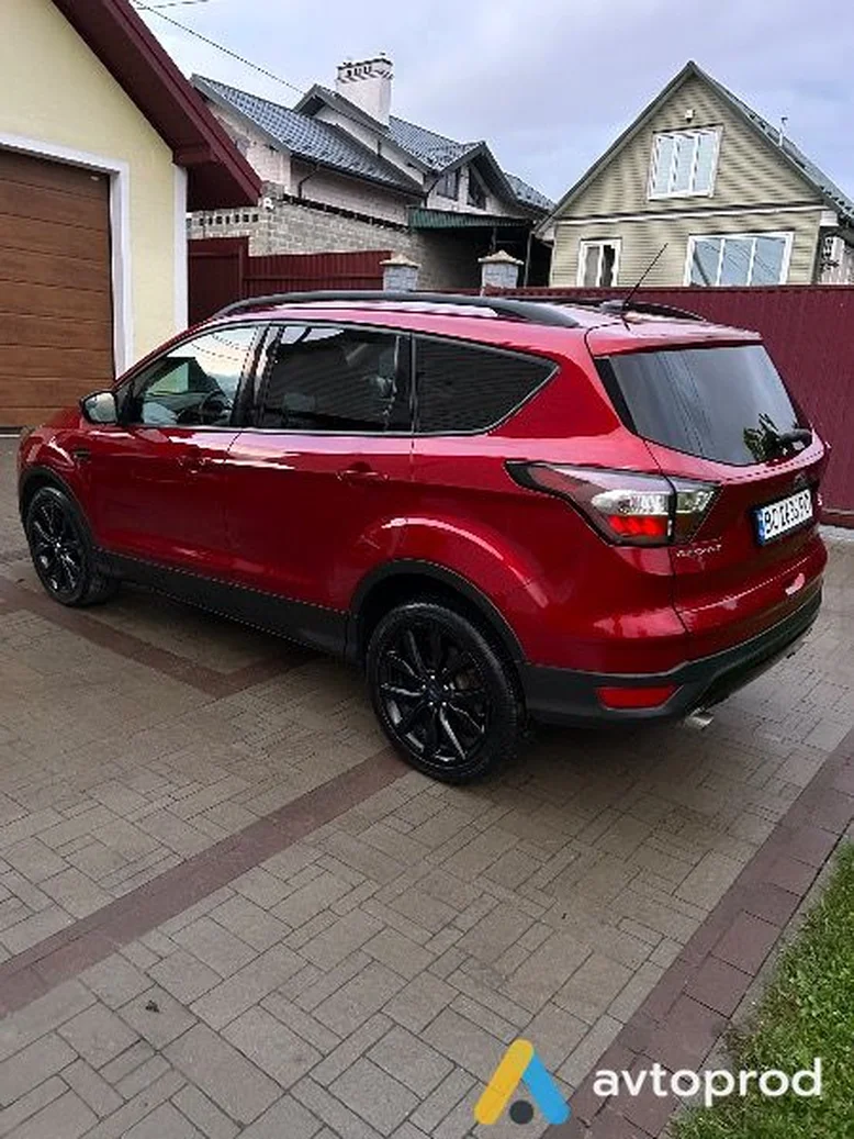 Фото 4 - Ford Escape 2017