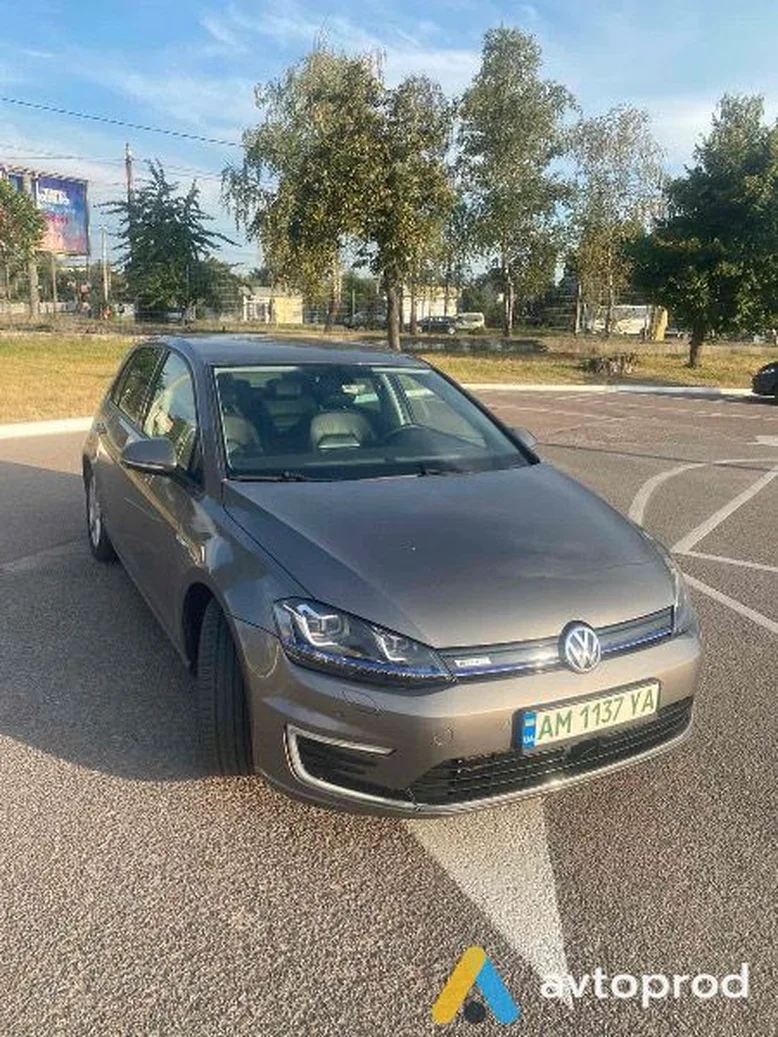 Фото 2 - Volkswagen Golf E 2016