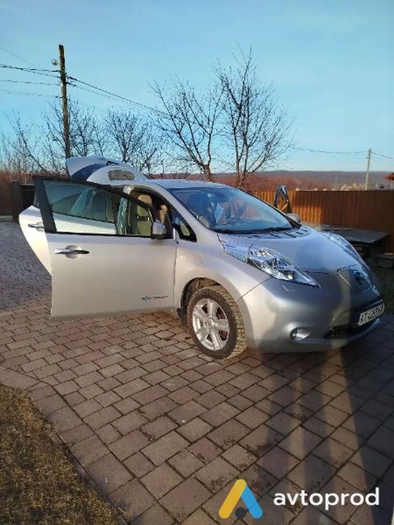 Фото 2 - Nissan Leaf 2013