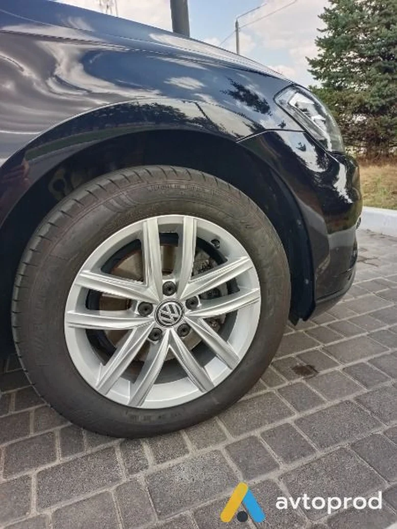 Фото 4 - Volkswagen Golf 2020