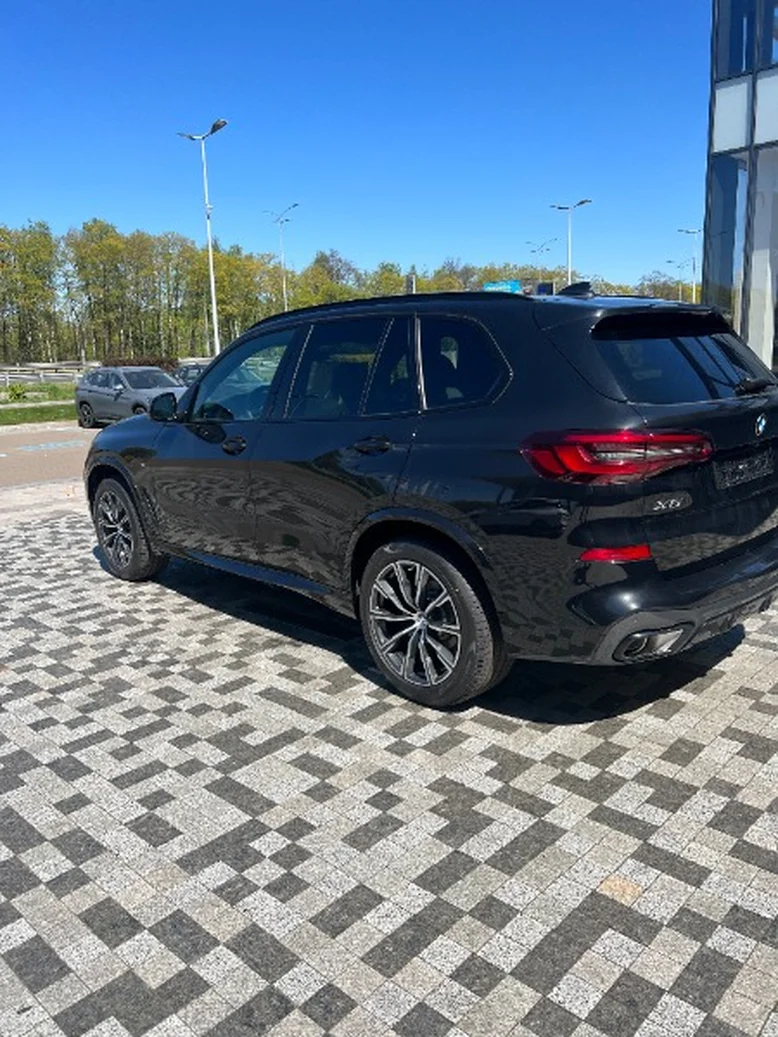 Фото 2 - BMW X5 2022