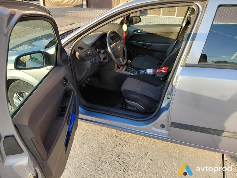 Фото 4 - Opel Astra 2004