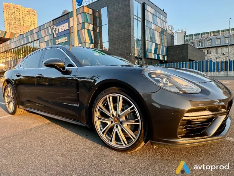 Фото 1 - Porsche Panamera 2017