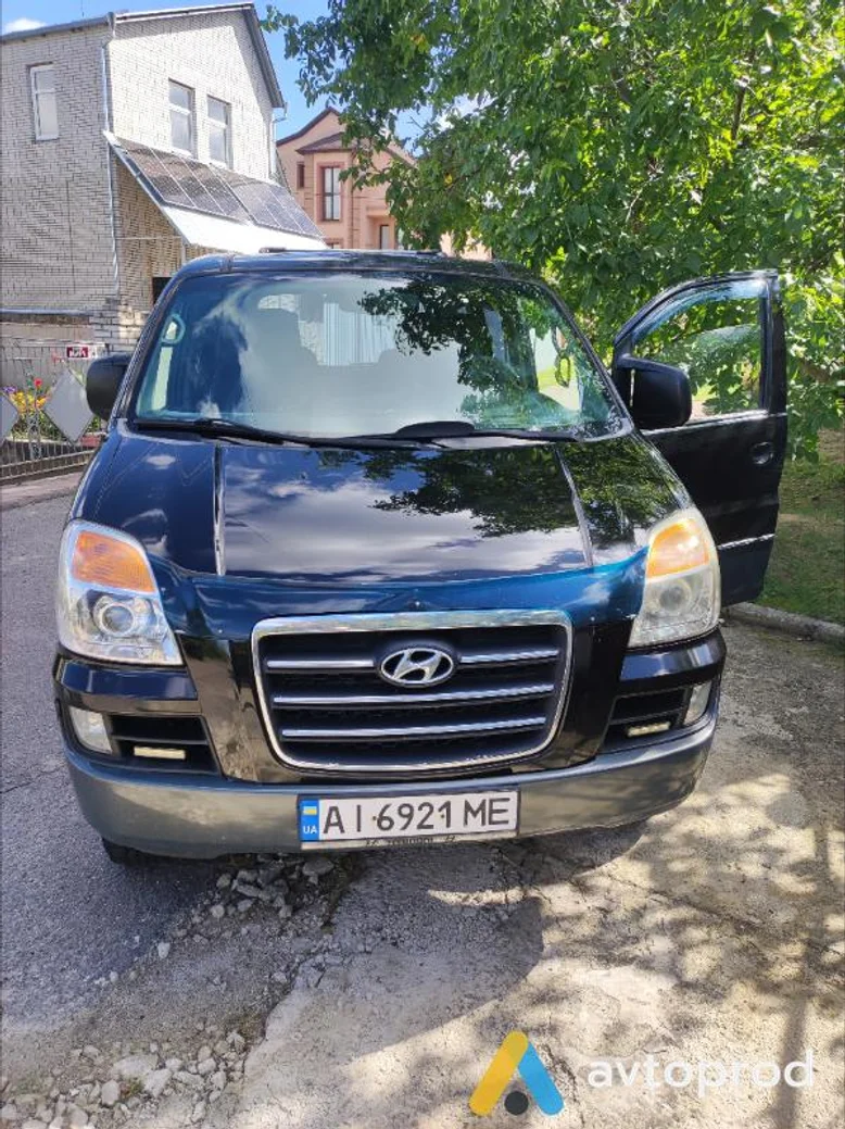 Photo 2 - Hyundai H-1 2006