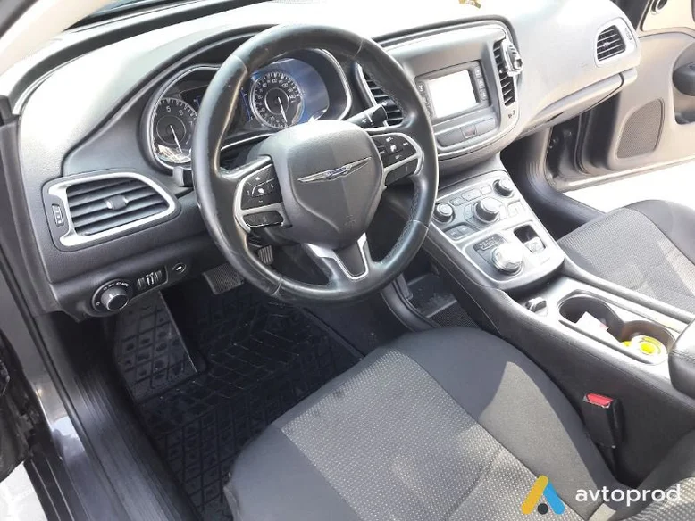 Фото 3 - Chrysler 200 2014