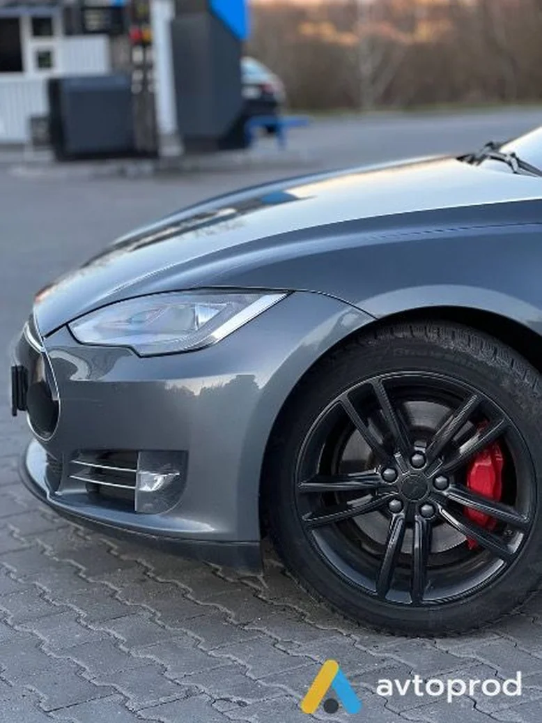 Фото 2 - Tesla Model S 2014