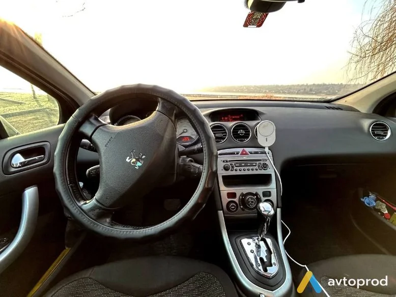 Фото 3 - Peugeot 308 2008