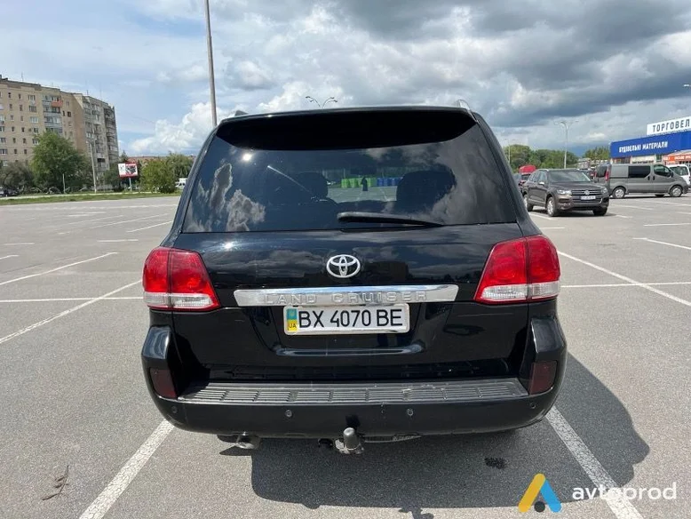 Фото 3 - Toyota Land Cruiser 2011