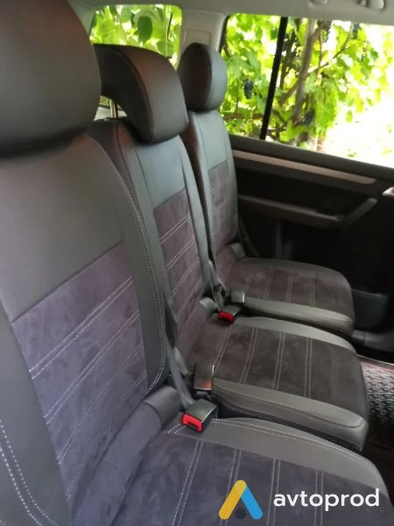 Фото 4 - Volkswagen Touran 2009