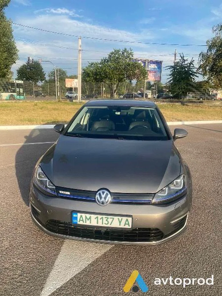 Фото 1 - Volkswagen Golf E 2016