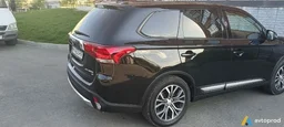 Фото 3 - Mitsubishi Outlander 2018