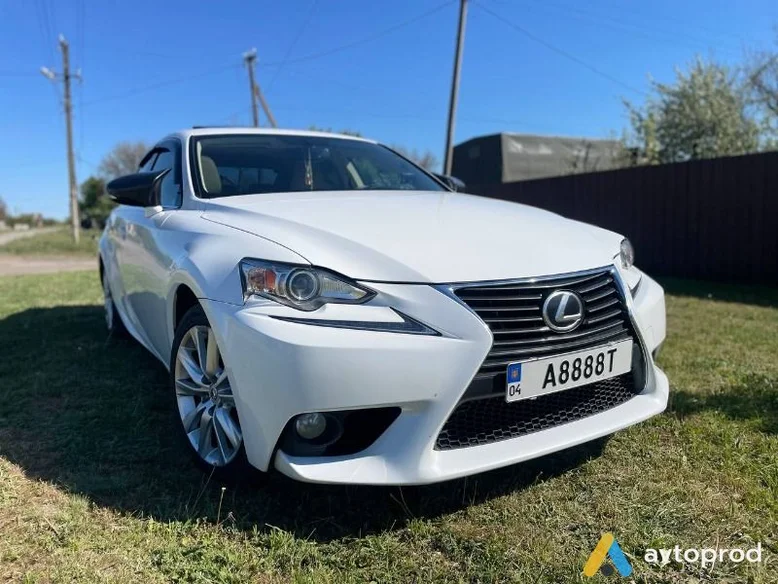 Фото 2 - Lexus IS 2013