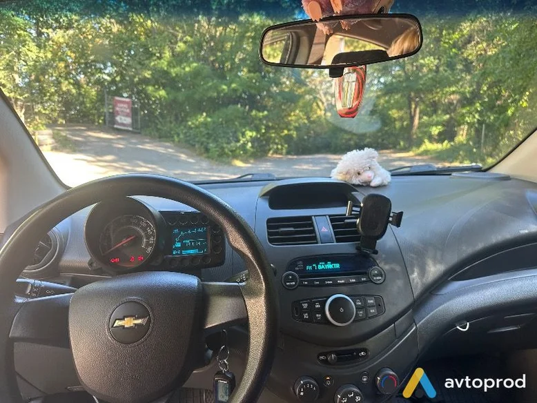 Фото 3 - Chevrolet Spark 2011