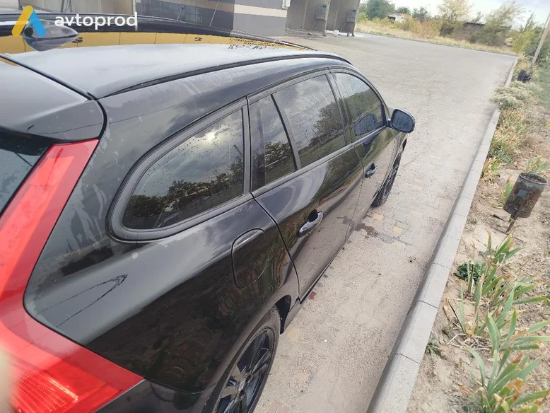 Фото 4 - Volvo V60 2011