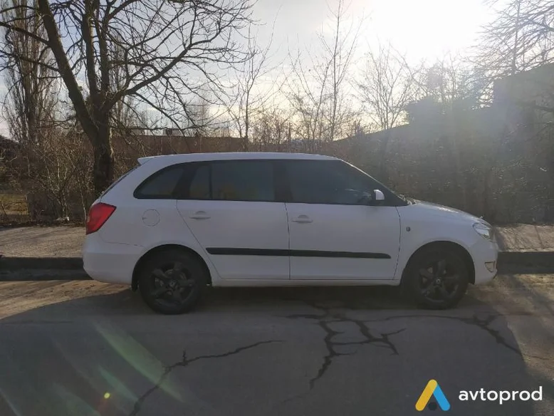 Фото 3 - Skoda Fabia 2011