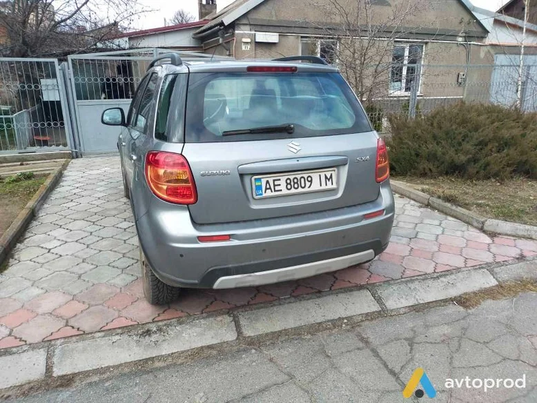 Фото 3 - Suzuki SX4 2011