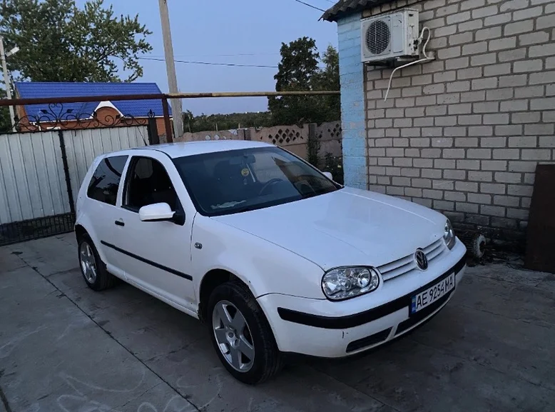 Фото 1 - Volkswagen Golf 1998