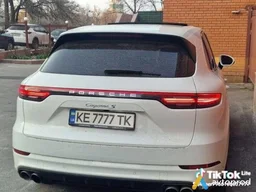 Фото 3 - Porsche Cayenne 2017