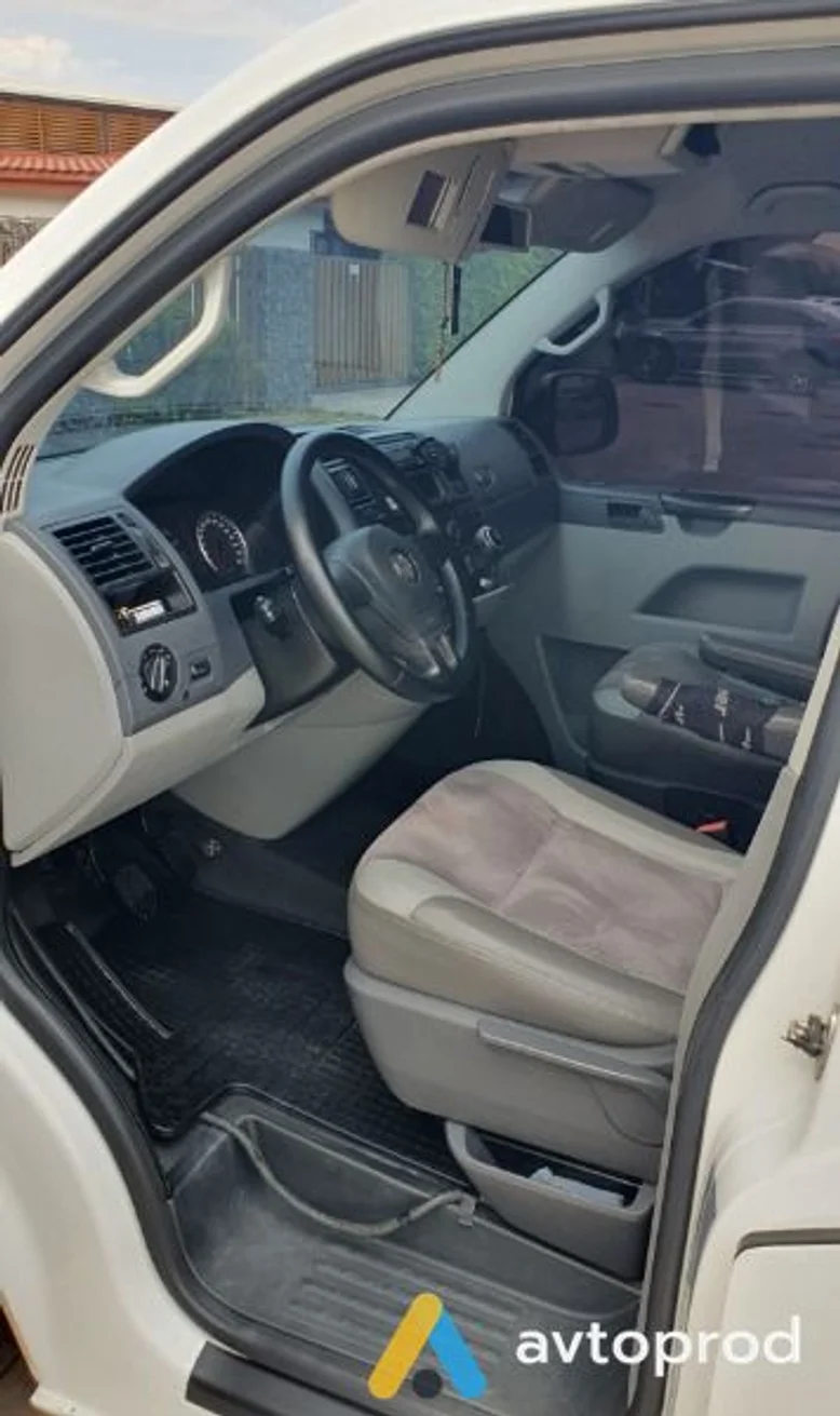 Фото 4 - Volkswagen T5 (Transporter) 2010